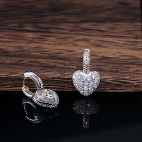 New Sterling silver Heart Earrings - Picture 5 of 8